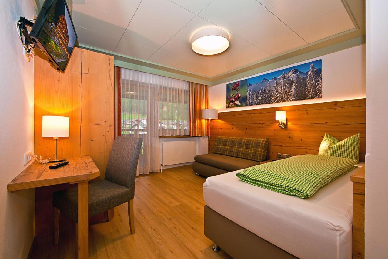 Landhotel Rauchenwalderhof Mayrhofen Exteriör bild