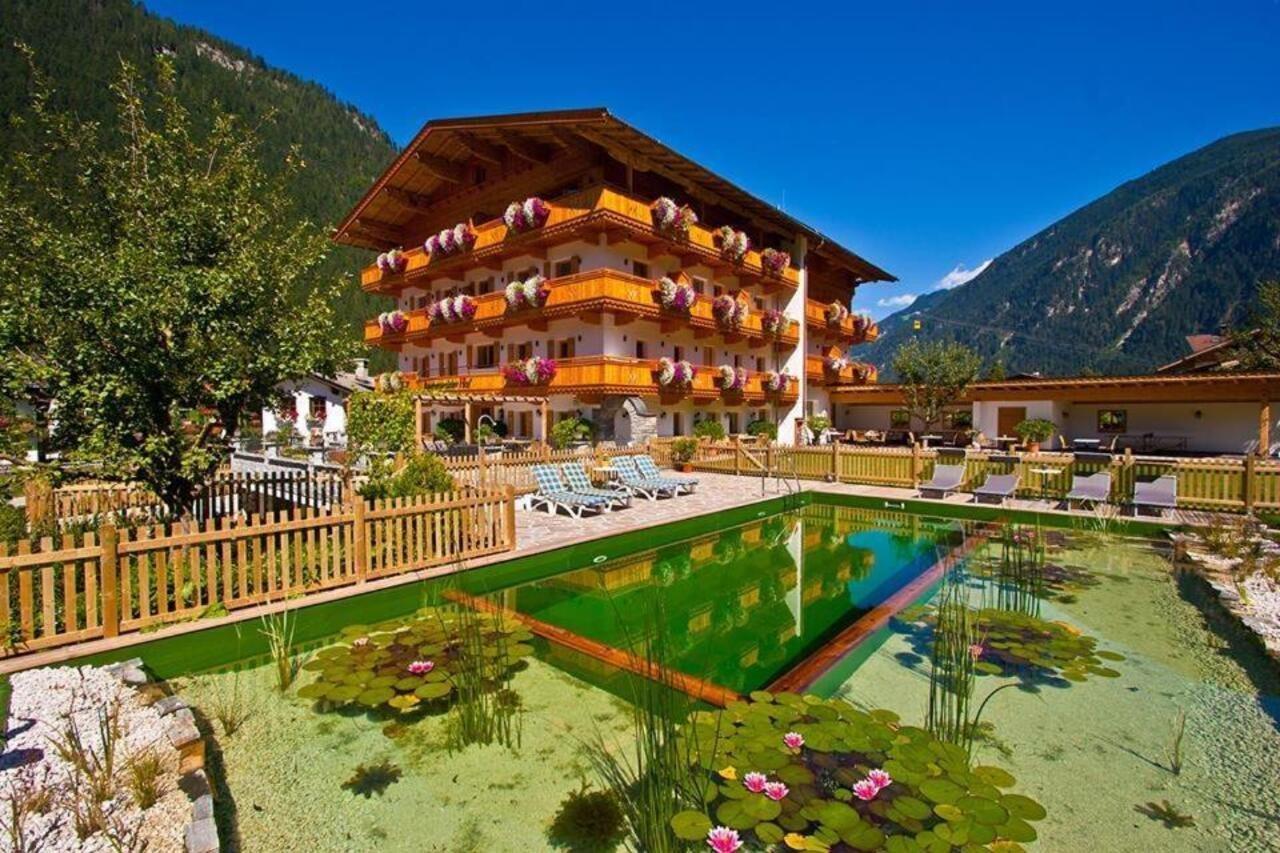 Landhotel Rauchenwalderhof Mayrhofen Exteriör bild
