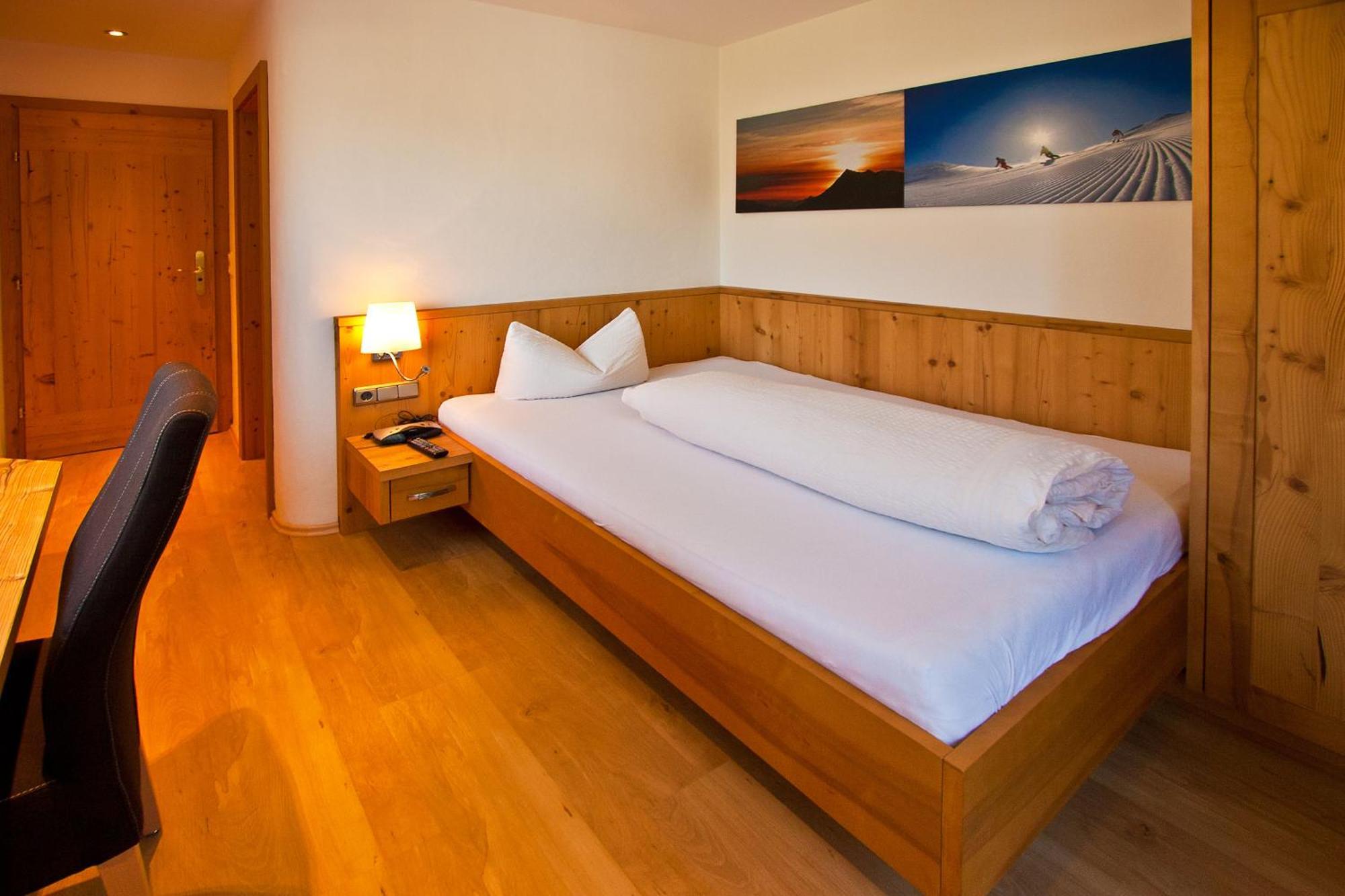 Landhotel Rauchenwalderhof Mayrhofen Exteriör bild